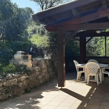 Cosy In With Garden Сasa de vacaciones Minerve