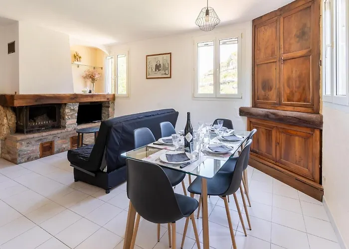 Casa vacanze Cosy In With Garden Minerve